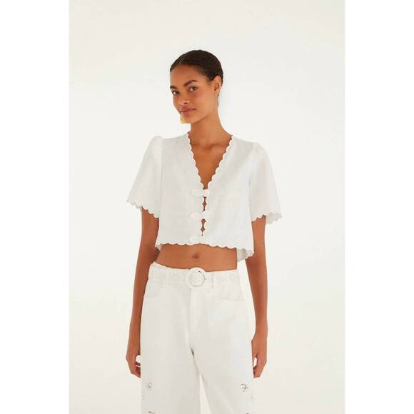 FARM RIO Tops - NEW FARM RIO women's roses crop top in off white